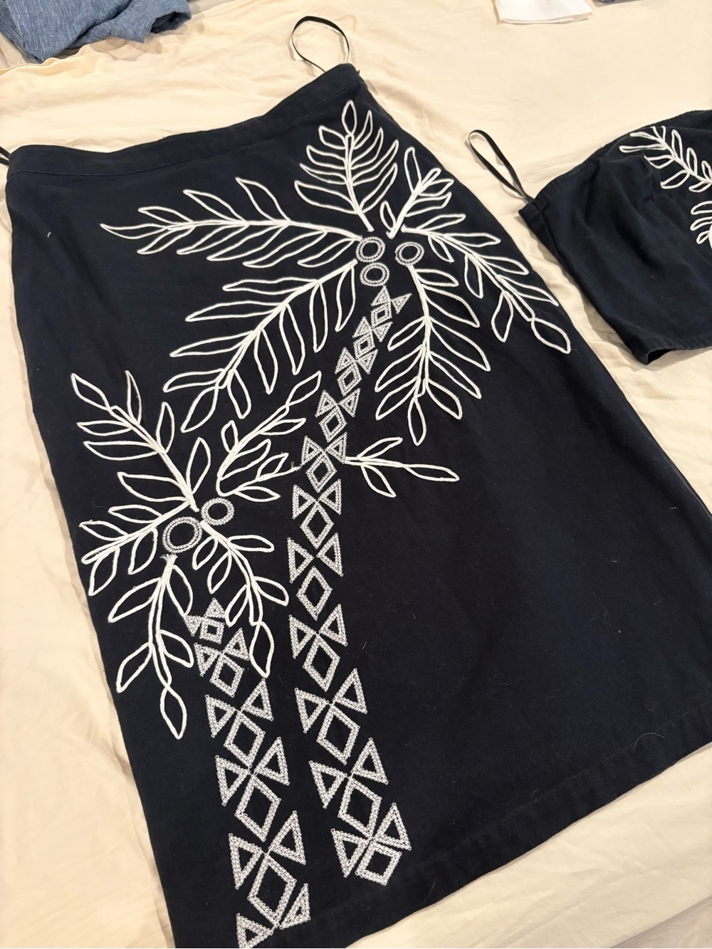 Anthropologie Women's Embroidered Midi Skirt WITH THE TOP BLACK Size Us 14 - Picture 4 of 13